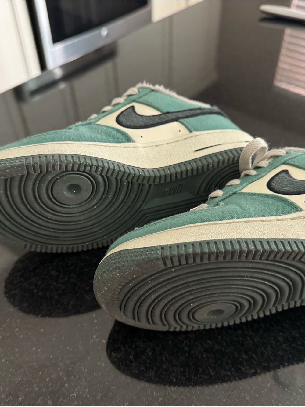 Nike Air Force 1 LV8 Sneaker (Little
Kid & Big Kid)- Size 2 - Picture 5 of 5